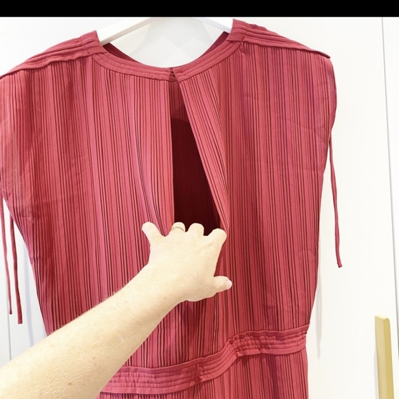 BNWT Club Monaco Pleated Viga Romper in Rose - Picture 5 of 6